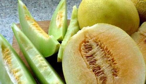 网红吃白兰瓜视频在线观看,在线观看解锁夏日清新口感