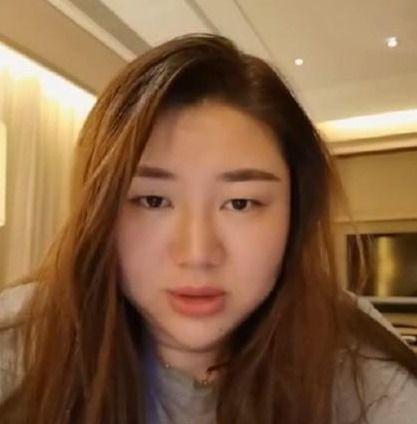 网红吃瓜美女是谁呀视频,视频走红背后的故事