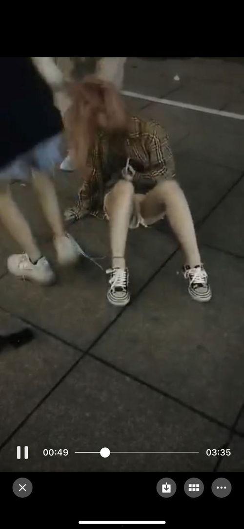 吃瓜网红打架视频播放下载,火爆打架视频播放下载火爆全网