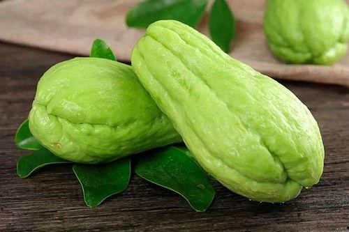 临沂吃生瓜网红叫什么来着,挑战味蕾极限，揭秘“生瓜哥”传奇故事