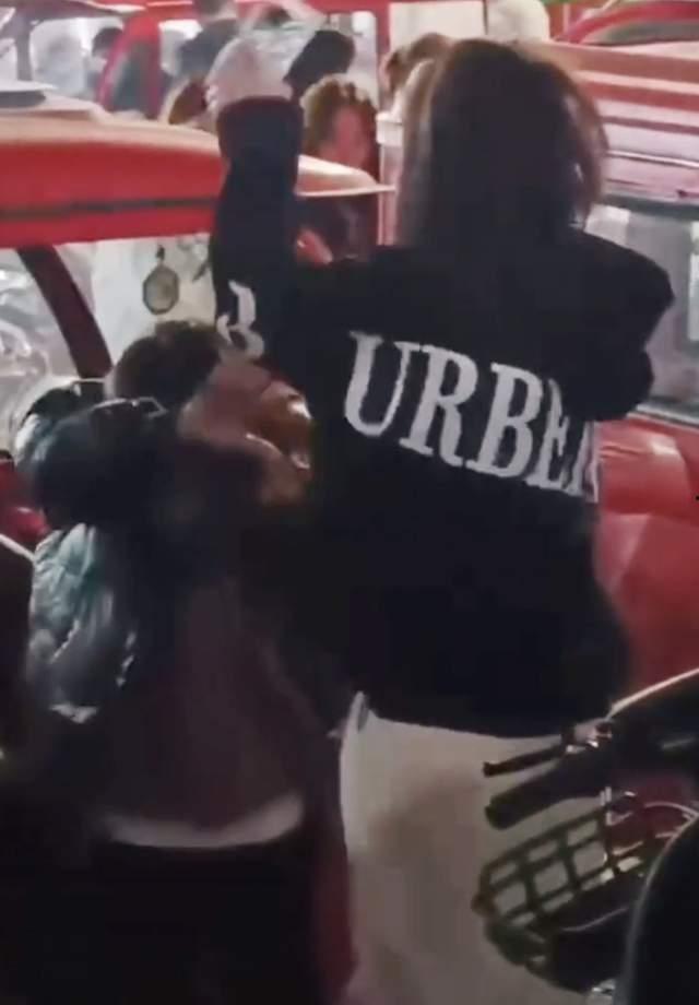 吃瓜网红打架视频播放大全,吃瓜网红打架视频大盘点