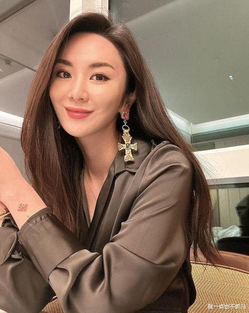 吃瓜事件网红明星是谁,揭秘吃瓜事件背后的网红明星风云